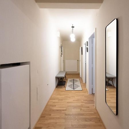 Chic 1-Bed Apt By Canal Walk To Historic Centre Viyana Dış mekan fotoğraf