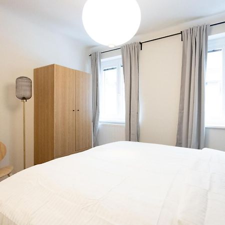 Chic 1-Bed Apt By Canal Walk To Historic Centre Viyana Dış mekan fotoğraf